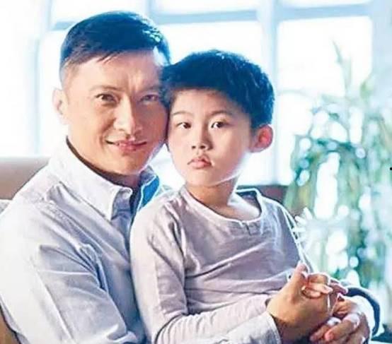 娱乐吃瓜酱自闭症,探寻自闭症背后的故事与启示